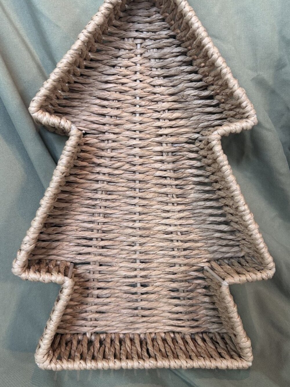 Woven Wicker Christmas Tree Shaped Basket/Tray